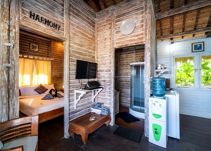 Island Cove Resort 3*